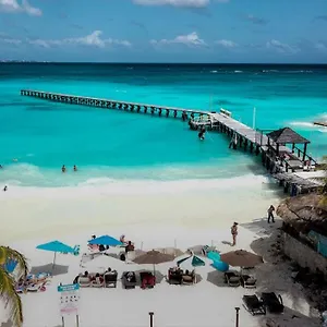 La Palma Beachfront & Club Nautico 4* Cancún